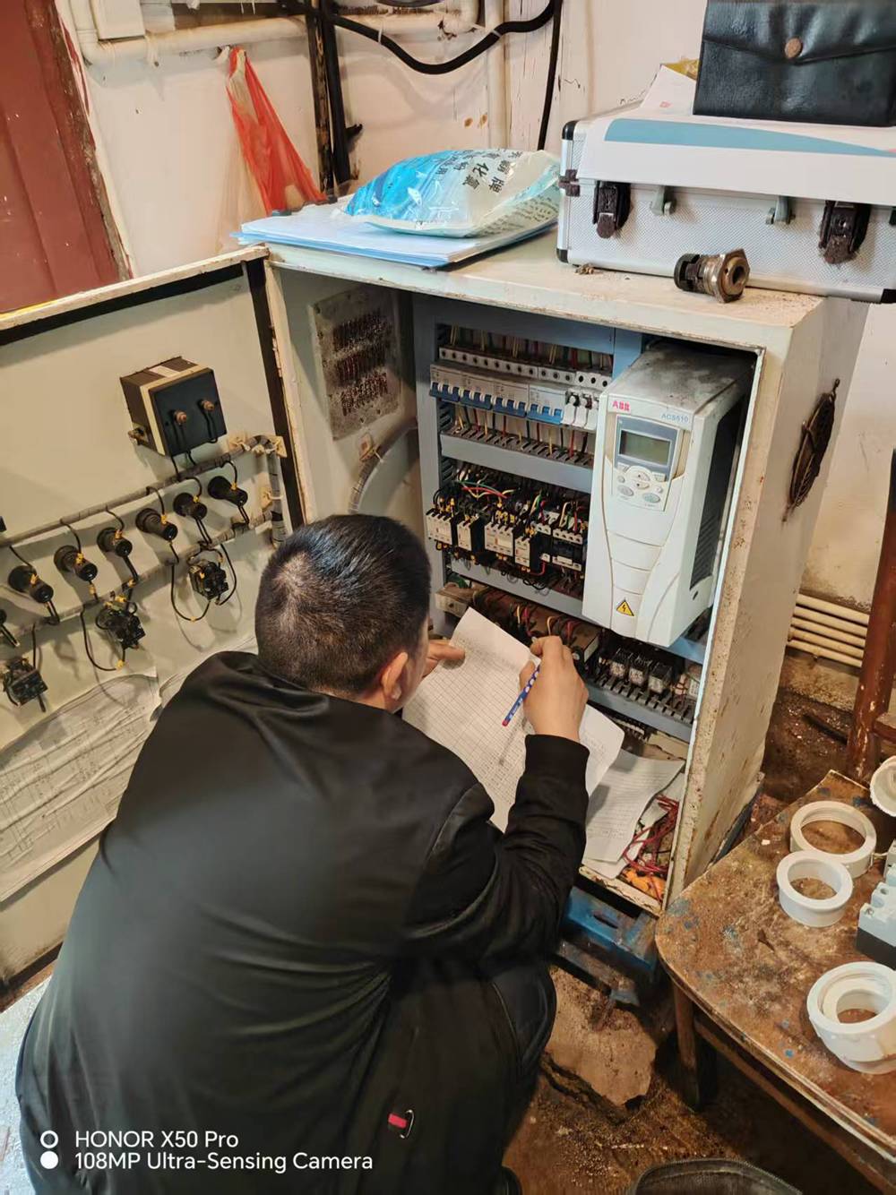 花溪職工醫院變頻控制系統改造升級 花溪職工醫院變頻控制系統改造升級